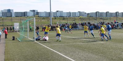 Tryggvi skorar